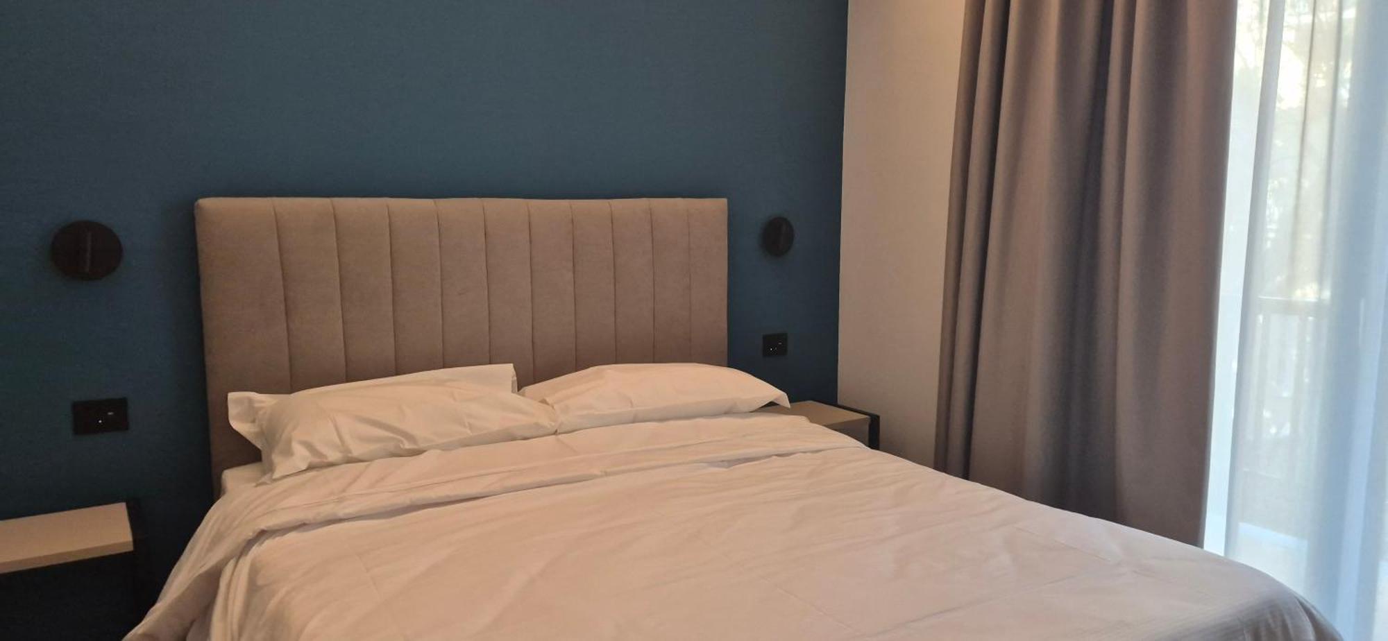 Hotel V7 — Foto 1